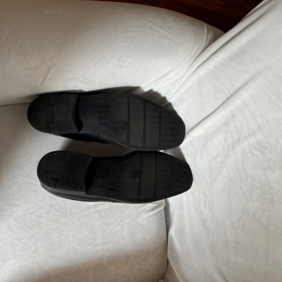 Clark’s Tinden Free Slip On Black Leather Full Day Comfort Workwear Dress Shoes